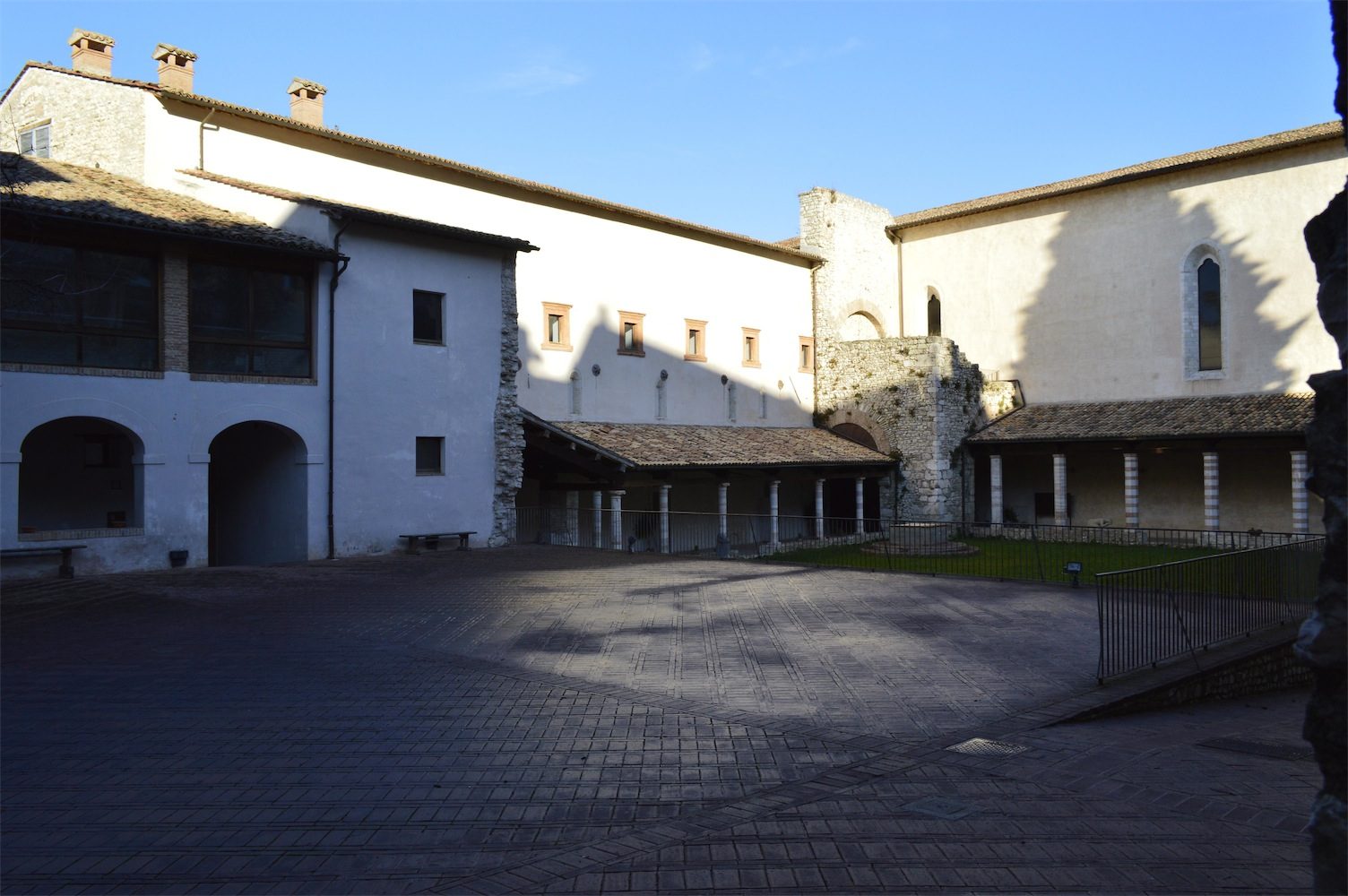 Pierleone Leoni's tomb-2.jpg